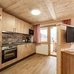 Pircherhof Apartment *
